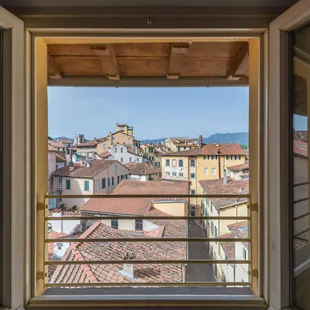 Penthouse In With Stunning Views *