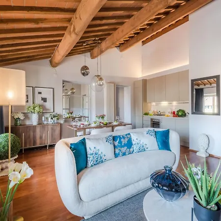 Penthouse In With Stunning Views Daire *