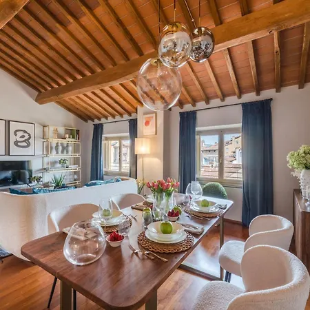 Renaissance Rooftop Retreat In *